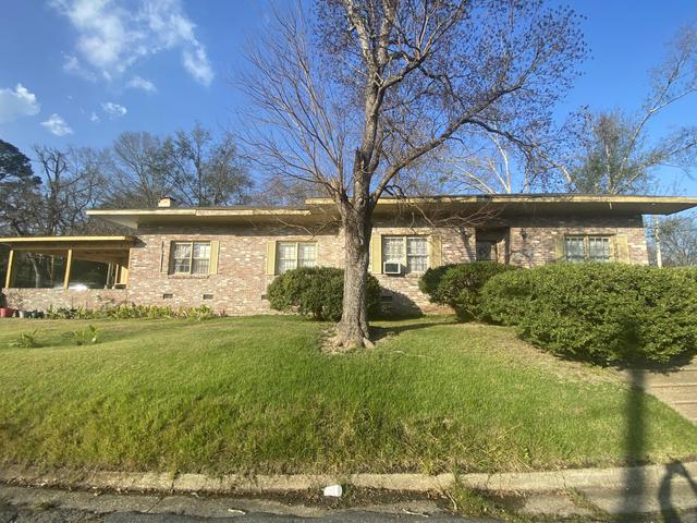 201 W Kingston St, Laurel, MS 39440