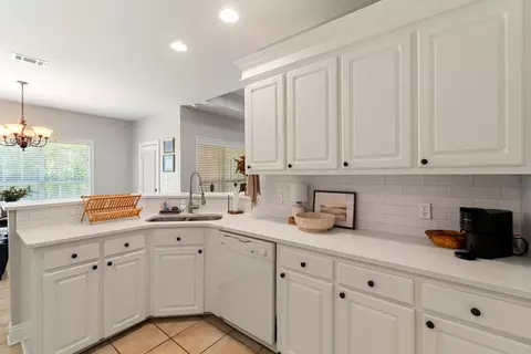 Kitchen - 2 Sunline Dr, Petal, MS 39465 photo 4 of 6