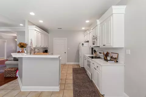 Kitchen - 2 Sunline Dr, Petal, MS 39465 photo 2 of 6
