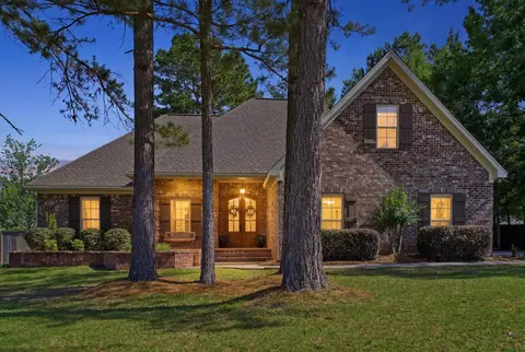 9 E Cadbury Ln, Hattiesburg, MS 39402