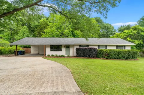 202 Pinehills Dr, Hattiesburg, MS 39402
