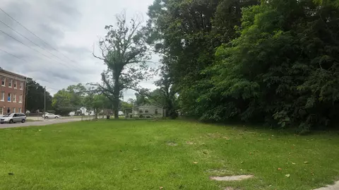 528 W 4th St, Hattiesburg, MS 39401