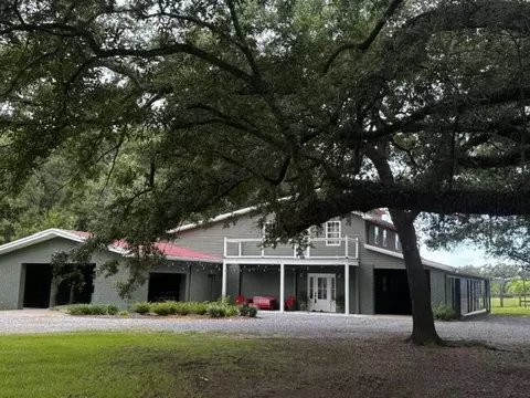 18 Gordon Dr, Petal, MS 39465