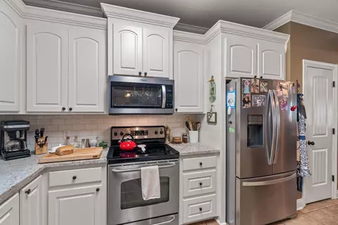 Kitchen - 165 Latigo Loop, Sumrall, MS 39482 photo 6 of 6