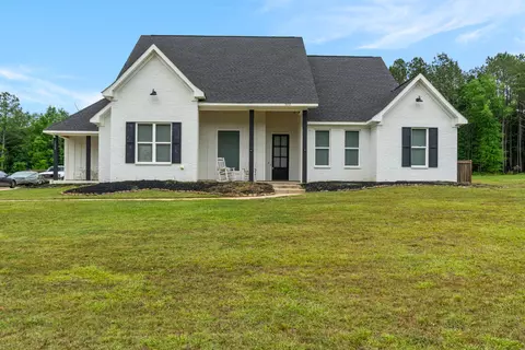 Exterior - 1652 Old Lake Rd, Brandon, MS 39042 photo 2 of 13