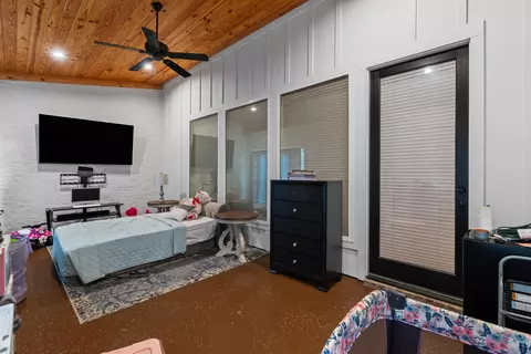 Exterior - 1652 Old Lake Rd, Brandon, MS 39042 photo 7 of 13