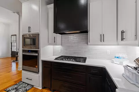 Kitchen - 1652 Old Lake Rd, Brandon, MS 39042 photo 4 of 5