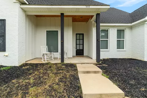 Exterior - 1652 Old Lake Rd, Brandon, MS 39042 photo 5 of 13