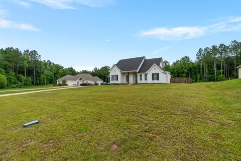 Exterior - 1652 Old Lake Rd, Brandon, MS 39042 photo 3 of 13
