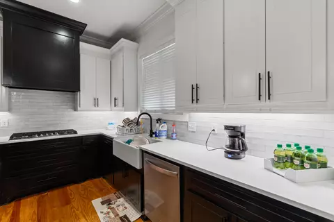Kitchen - 1652 Old Lake Rd, Brandon, MS 39042 photo 5 of 5