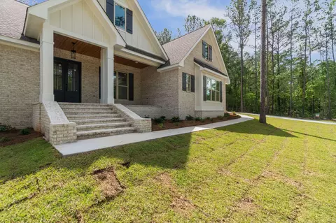 Exterior - 8 Shadow Ridge Dr, Laurel, MS 39443 photo 5 of 12