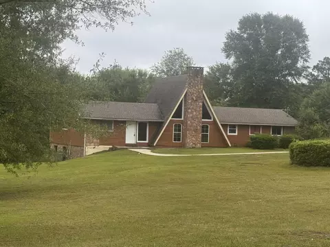 48 Mackeral Dr, Hattiesburg, MS 39402