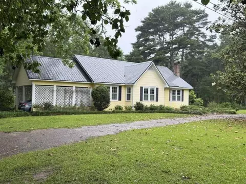 301 Salem Church Rd, Collins, MS 39428