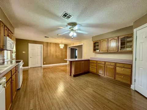 Kitchen - 20 C G Smith, Picayune, MS 39466 photo 2 of 2
