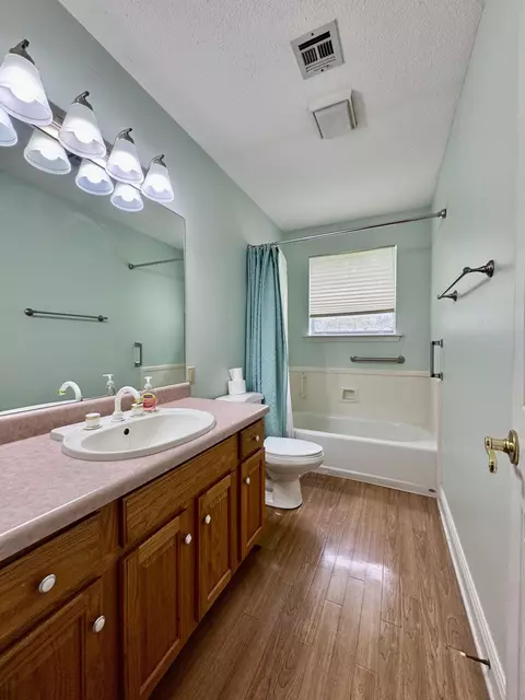 Bath - 20 C G Smith, Picayune, MS 39466 photo 1 of 2