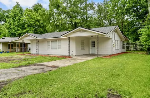 907 Wedgewood Dr, Hattiesburg, MS 39401