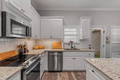 Kitchen - 58 Chastain, Sumrall, MS 39482 photo 2 of 2