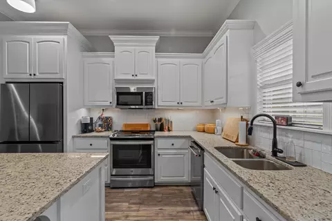 Kitchen - 58 Chastain, Sumrall, MS 39482 photo 1 of 2