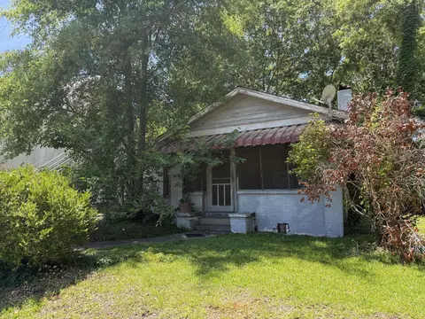 808 N 10th Ave, Laurel, MS 39440