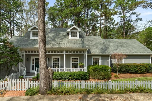 104 Redbud Ln, Hattiesburg, MS 39402