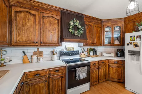 Kitchen - 73 Pine Crest Rd, Purvis, MS 39475 photo 3 of 6