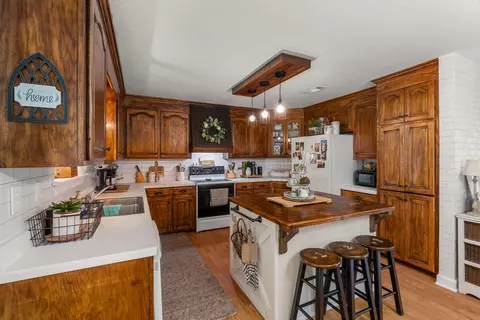 Kitchen - 73 Pine Crest Rd, Purvis, MS 39475 photo 2 of 6
