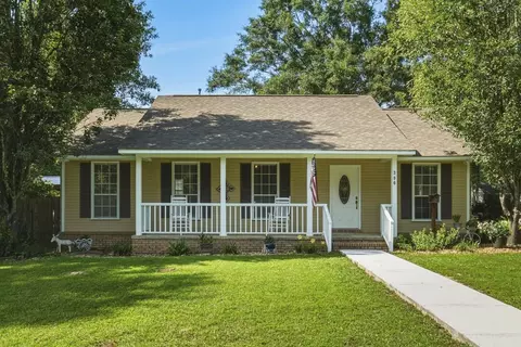 306 Edwards St, Petal, MS 39465