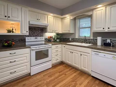 Kitchen - 25 Pine Crest Rd, Purvis, MS 39475 photo 4 of 4