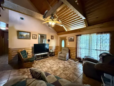 Living - 159 Taylor Rd, Kokomo, MS 39643 photo 2 of 4