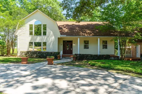 66 Serene Meadows Dr, Hattiesburg, MS 39402