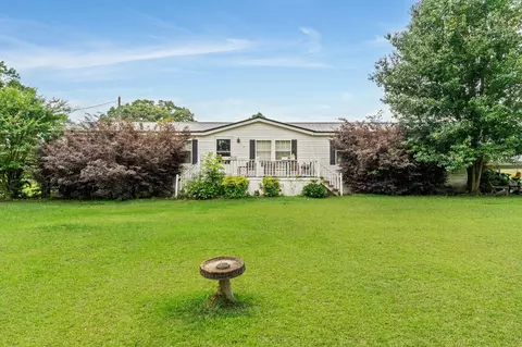 6 Hubert Edwards Dr, Richton, MS 39476