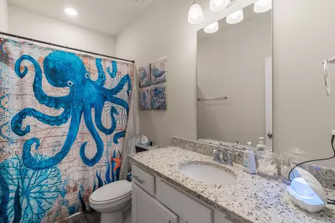 Bath - 7004 Glen Eagle Dr, Biloxi, MS 39532 photo 5 of 5