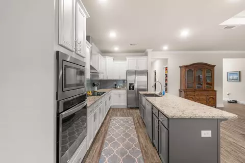 Kitchen - 7004 Glen Eagle Dr, Biloxi, MS 39532 photo 3 of 6