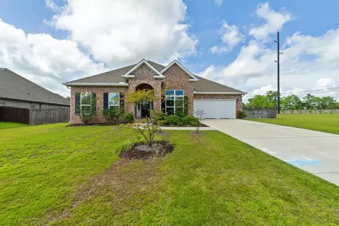Exterior - 7004 Glen Eagle Dr, Biloxi, MS 39532 photo 3 of 8
