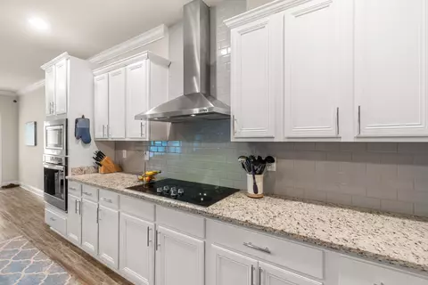 Kitchen - 7004 Glen Eagle Dr, Biloxi, MS 39532 photo 2 of 6