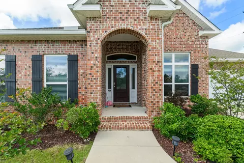 Exterior - 7004 Glen Eagle Dr, Biloxi, MS 39532 photo 5 of 8