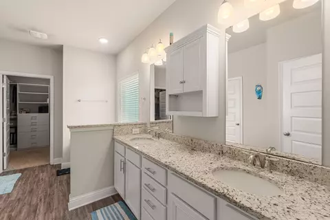 Bath - 7004 Glen Eagle Dr, Biloxi, MS 39532 photo 2 of 5