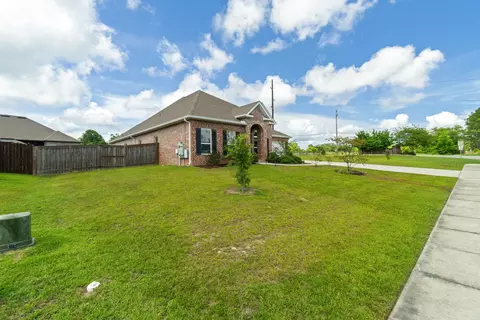 Exterior - 7004 Glen Eagle Dr, Biloxi, MS 39532 photo 4 of 8