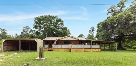 33 Gabe St, Lumberton, MS 39455