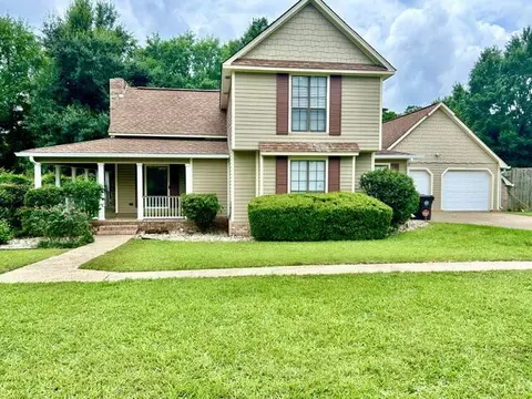 106 Chesterfield Dr, Hattiesburg, MS 39402