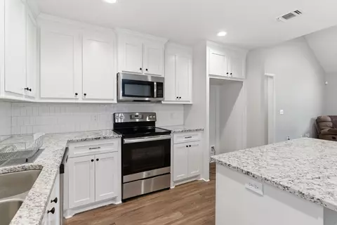 Kitchen - 75 Planted Pine Dr, Purvis, MS 39475 photo 2 of 3