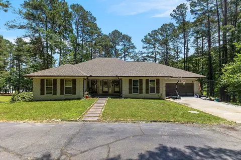 203 Buccaneer Dr, Hattiesburg, MS 39402