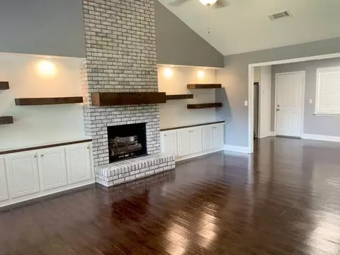 Living - 502 SE Pinewood Dr, Magee, MS 39111 photo 1 of 5