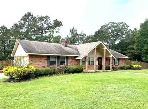 Exterior - 502 SE Pinewood Dr, Magee, MS 39111 photo 8 of 9