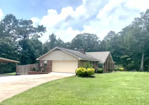 Exterior - 502 SE Pinewood Dr, Magee, MS 39111 photo 2 of 9