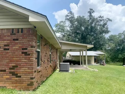 Exterior - 502 SE Pinewood Dr, Magee, MS 39111 photo 4 of 10