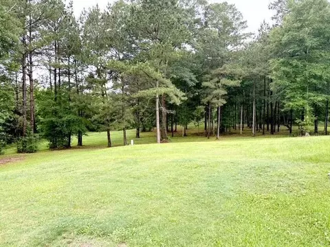 Exterior - 502 SE Pinewood Dr, Magee, MS 39111 photo 7 of 9