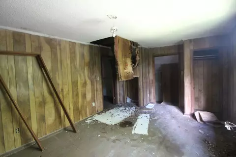 Bedroom - 928 12 Martin Luther King Ave, Laurel, MS 39440 photo 3 of 4