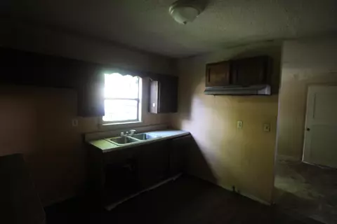 Entry Way - 928 12 Martin Luther King Ave, Laurel, MS 39440 photo 1 of 2