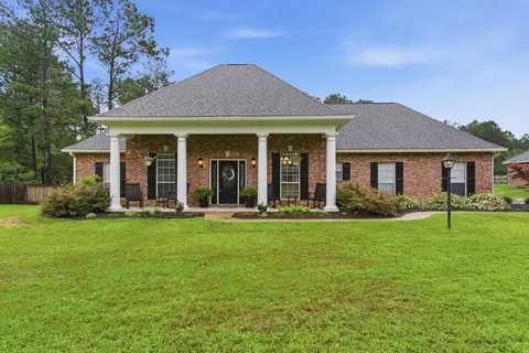 104 Cottoncreek Dr, Hattiesburg, MS 39402